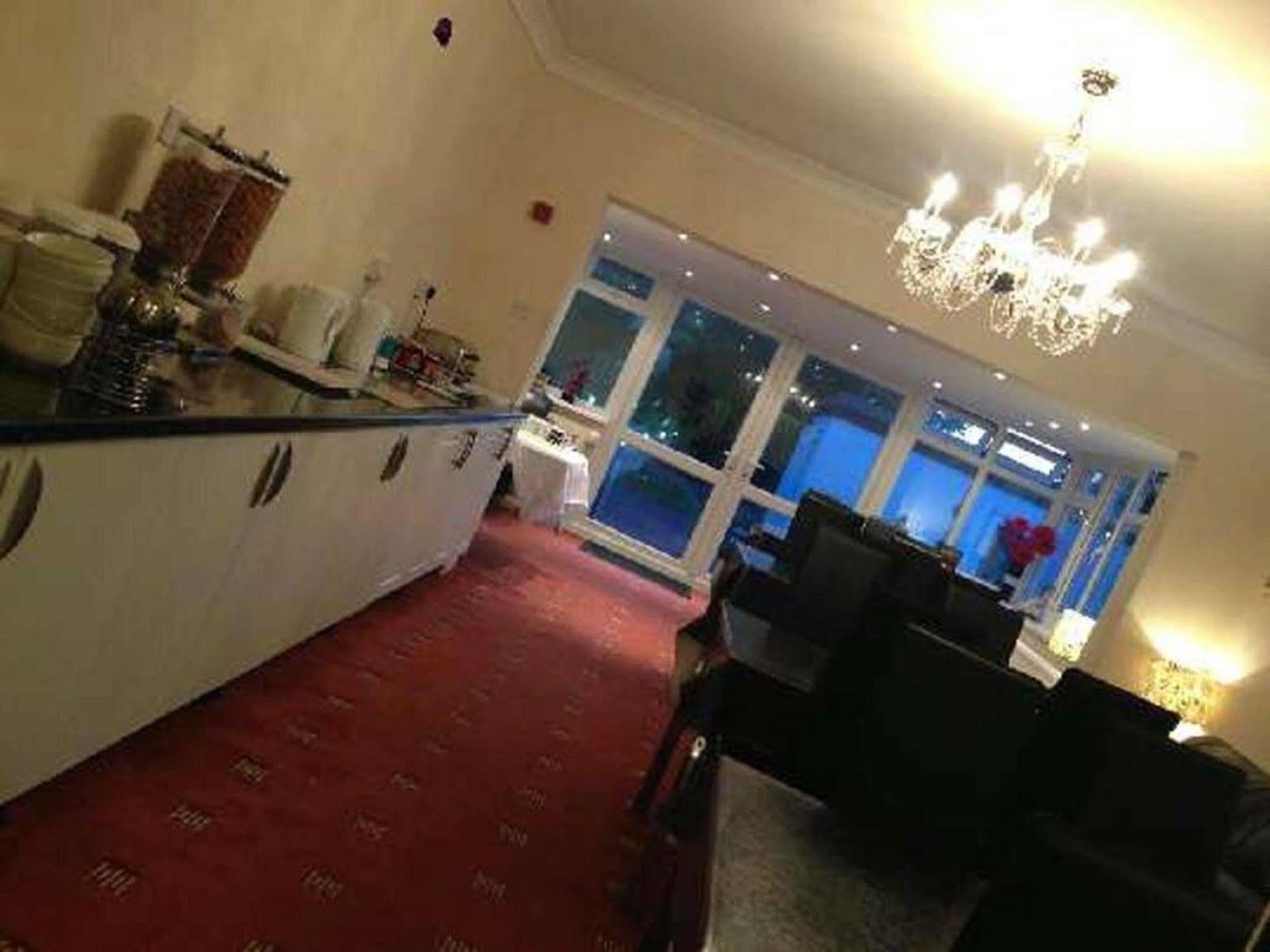 London Heathrow Guesthouse ヒースロー エクステリア 写真