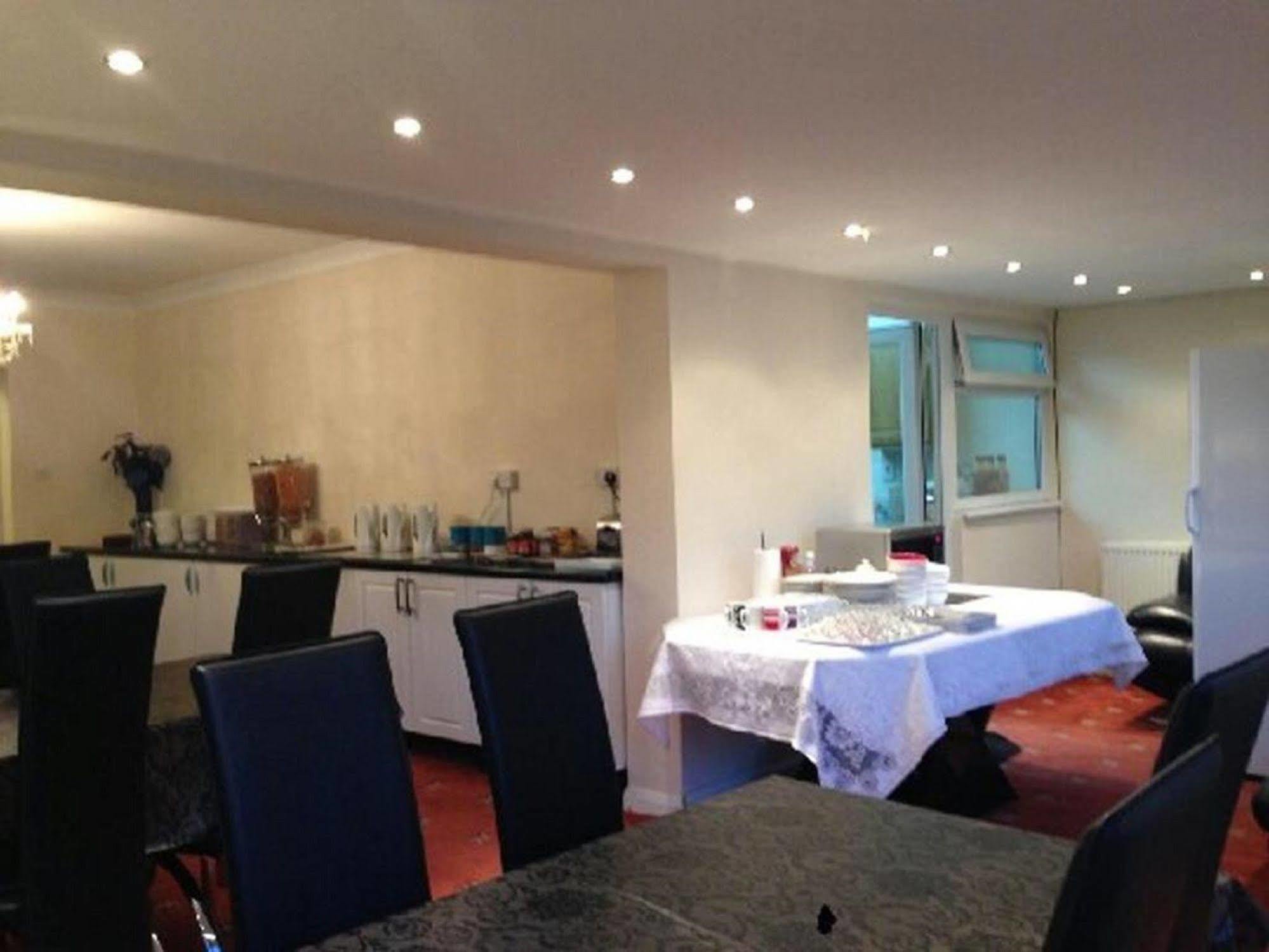 London Heathrow Guesthouse ヒースロー エクステリア 写真